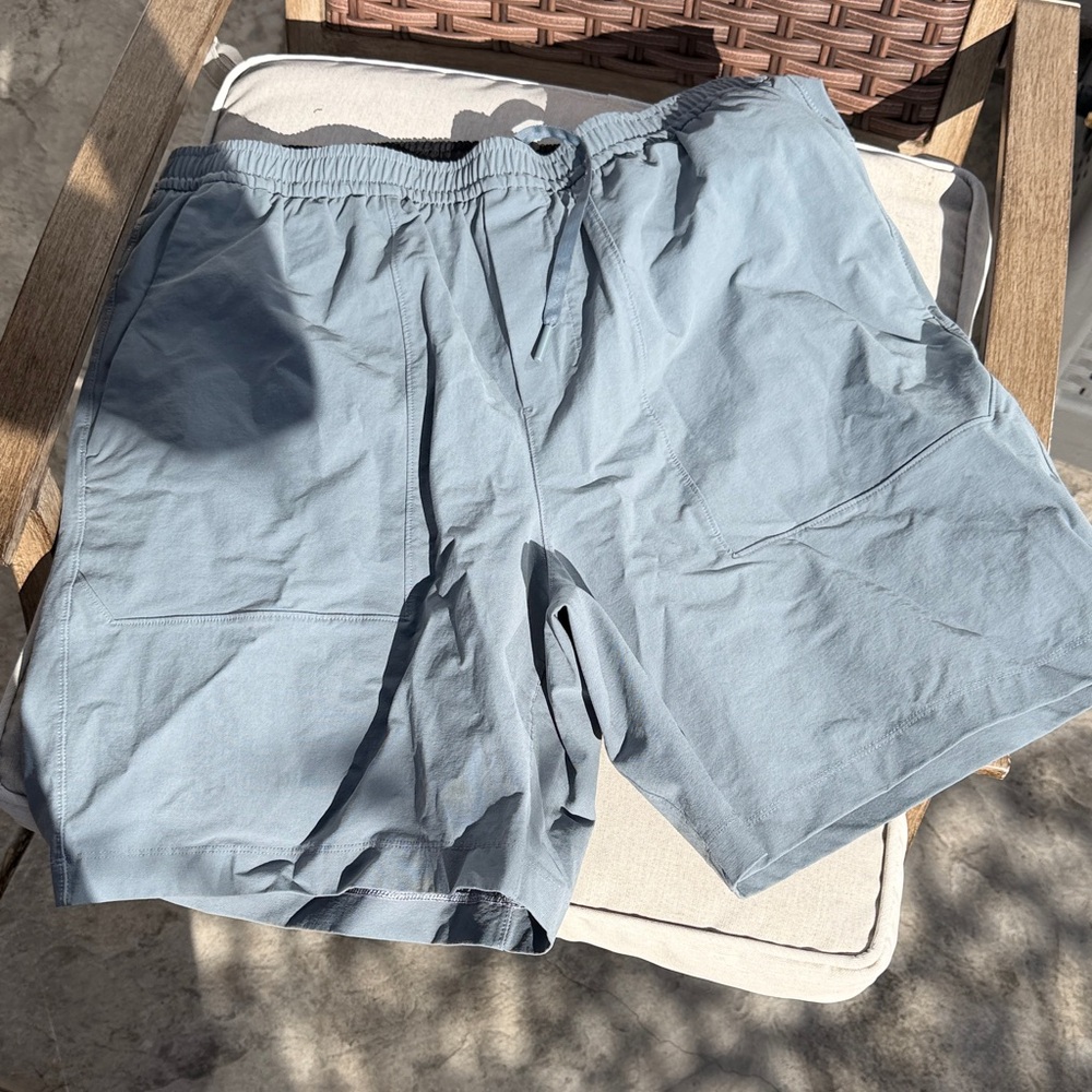 lululemon athletica Gray Men's Shorts